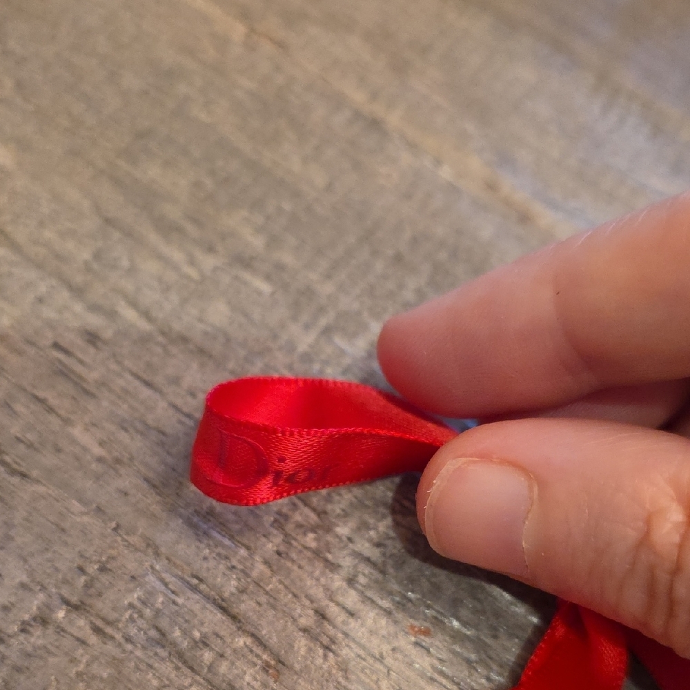 Dior Red Ribbon Accessory - Picture 5 of 5